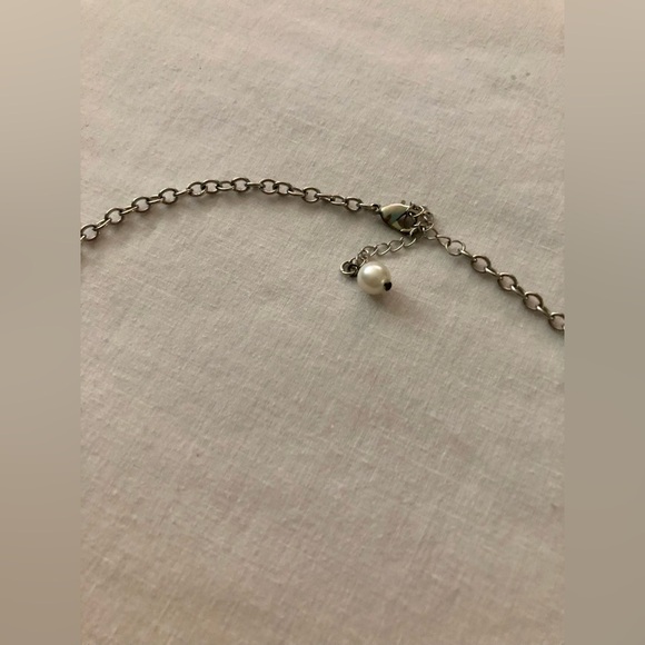 Handmade silver tone choker necklace with shiny glass beads - Picture 4 of 5